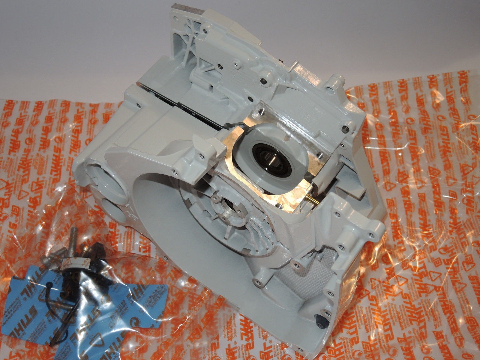 NEU Original Stihl MS 066 Kurbelgehäuse bis 1996 1122 020 2102