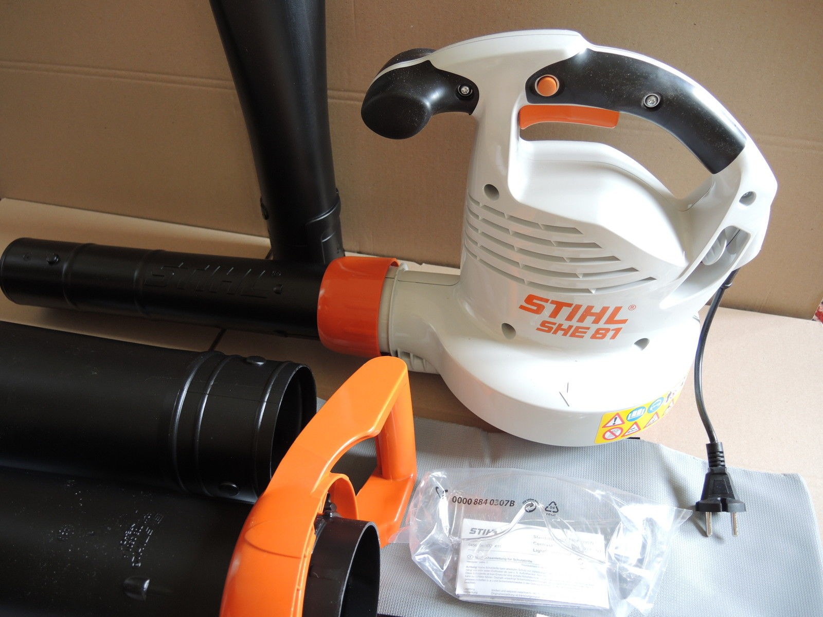 Stihl SHE 81 SHE81 Elektro Blasgerät Saughäcksler Fangsack NEU