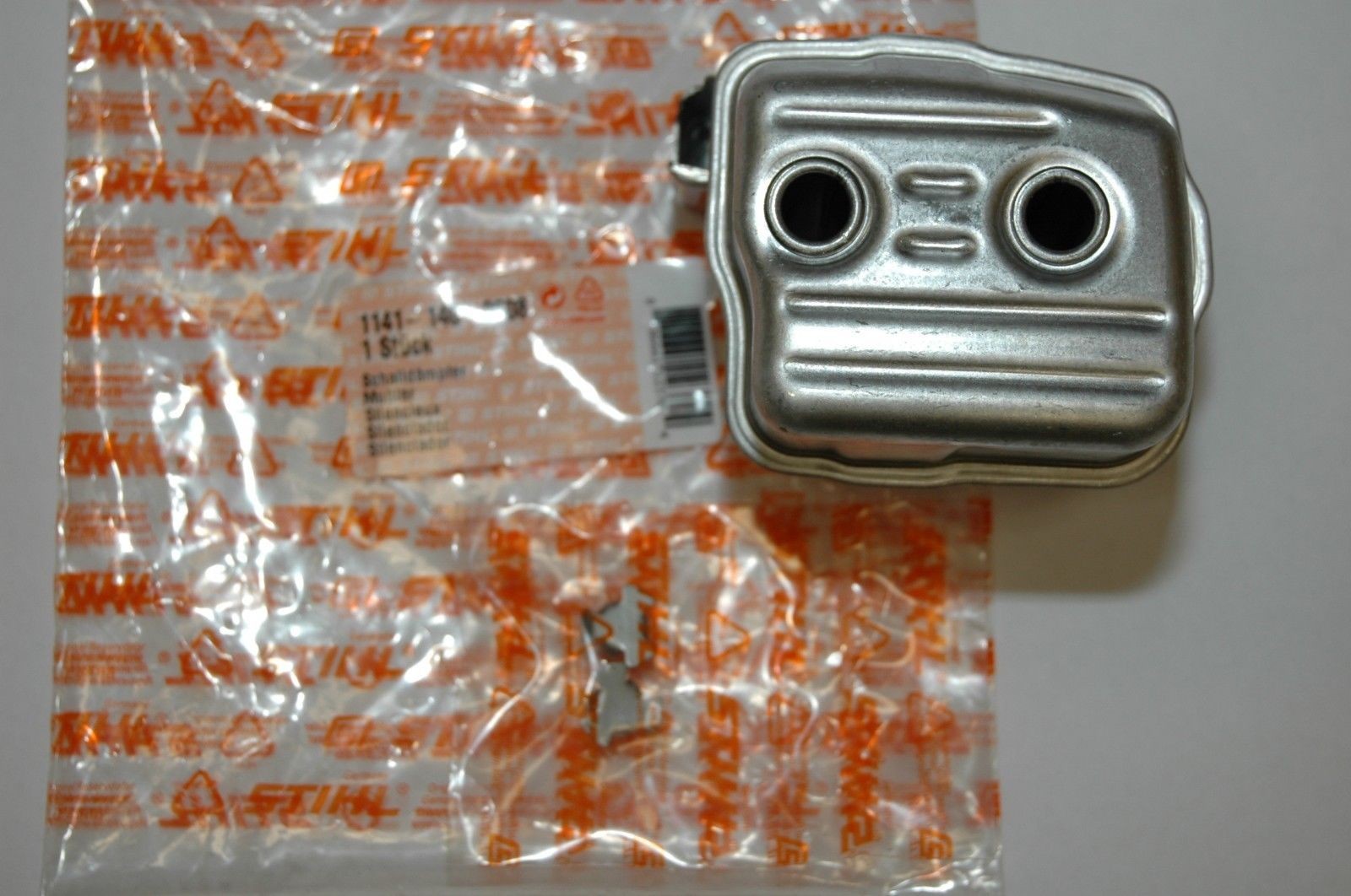 Stihl Schalldämpfer Auspuff Motorsense FS 120 250 200 Freischneider 300 350
